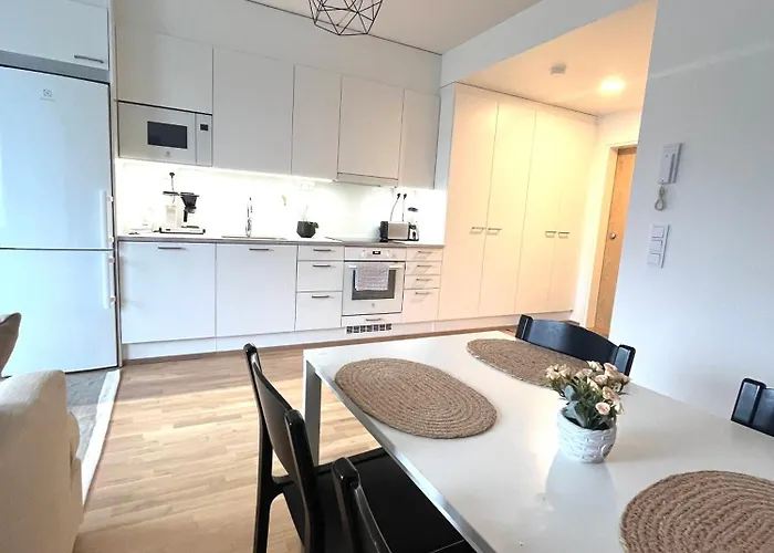 New Cozy 2br Near Airport 公寓 万塔